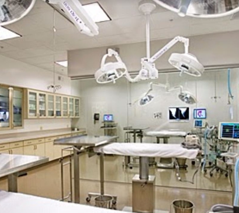 Animal Medical & Surgical Center - Scottsdale, AZ. State of the Art sugical suite at Animal Medical & Surgical Center