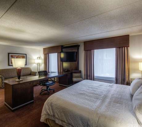 Hampton Inn - Romulus, MI