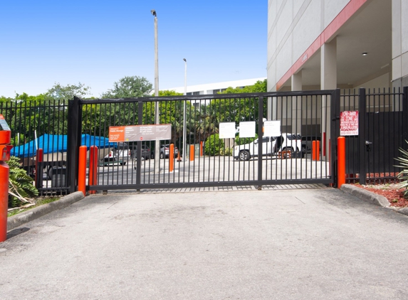 Public Storage - Hialeah, FL