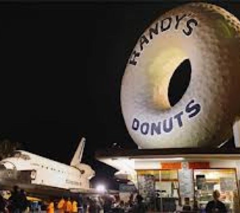 Randy's Donuts - Inglewood, CA