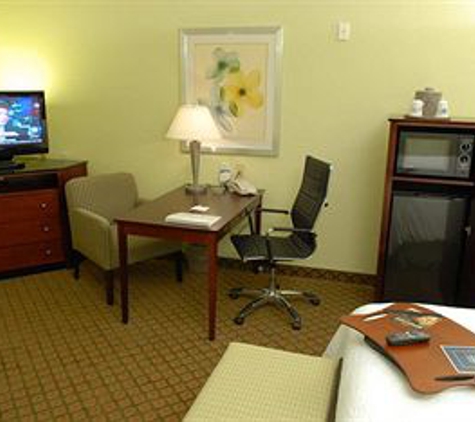 Hampton Inn & Suites Orlando-South Lake Buena Vista - Kissimmee, FL