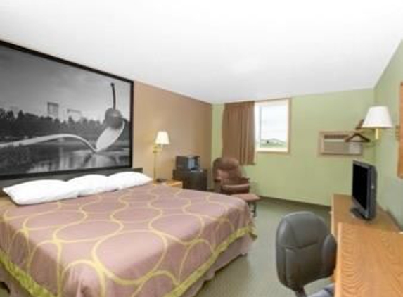 Super 8 by Wyndham Worthington Minnesota - Worthington, MN