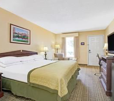 Baymont Inn & Suites - Smithfield, NC