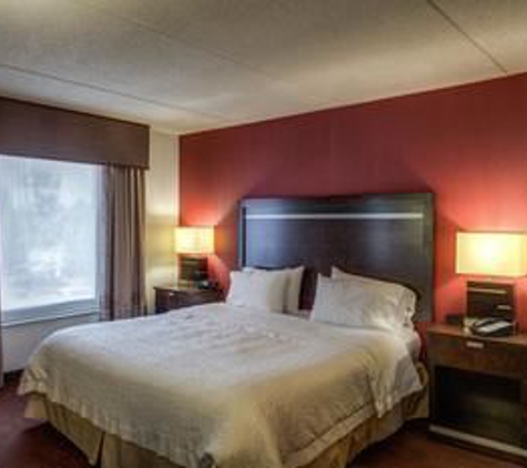 Hampton Inn - Romulus, MI