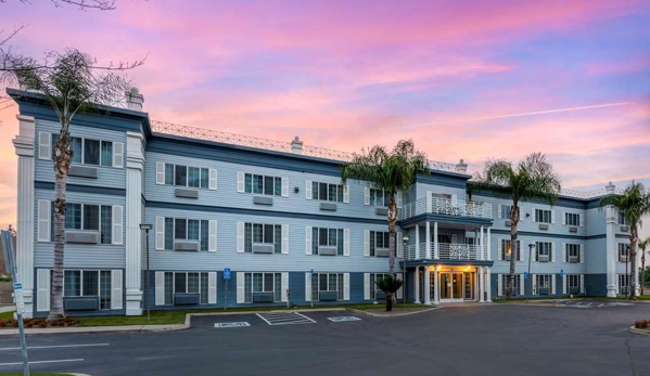 Best Western Colonial Inn - Selma, CA