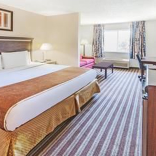 Days Inn & Suites by Wyndham Vancouver - Vancouver, WA