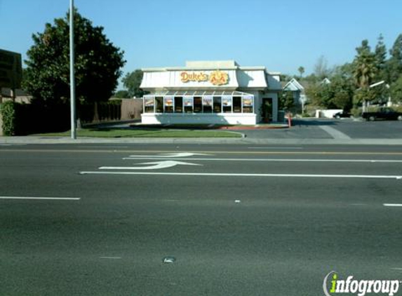 Duke's Burgers - Orange, CA