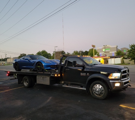 Hook Em' Up Towing - Nashville, TN