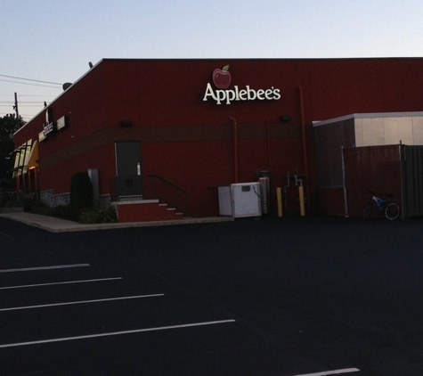 Applebee's - Elmont, NY