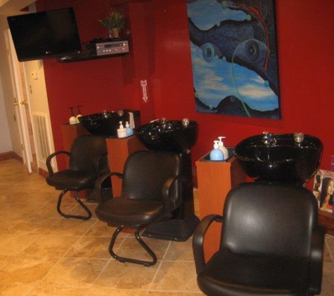 Universal Master Hair Salon - New York, NY