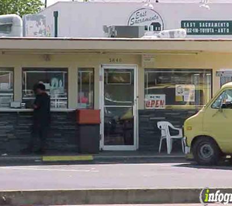 Cookie's Drive-In - Sacramento, CA