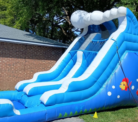 Triple T's Inflatables - Lafayette, LA. 13 ft Waterslide