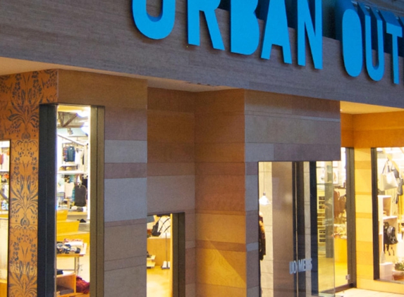 Urban Outfitters - Lynnwood, WA