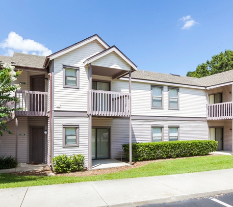 Country Club Park Apartments - Deland, FL