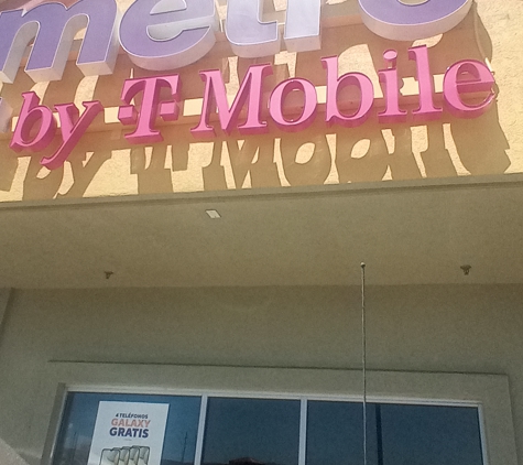 Metro by T-Mobile - Carson City, NV. ITS 11:00 AM AND STILL CLOSE ITS JUNE25 2021 
THE ONLY METROPCS STORE WITHING A 40 MILE RADIUS NO INFORMATION. FOR CLOSURE DURING BUSSINESS