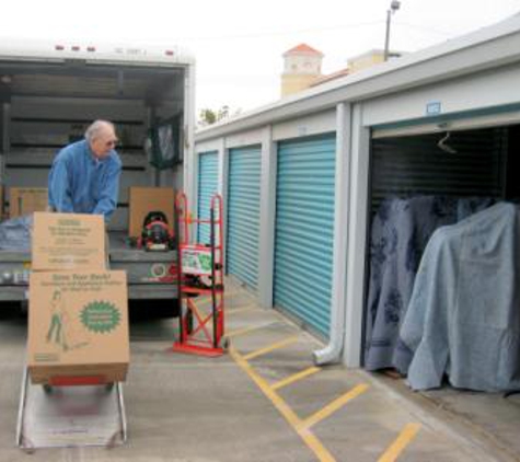 U-Haul Moving & Storage at Gatorland - Orlando, FL