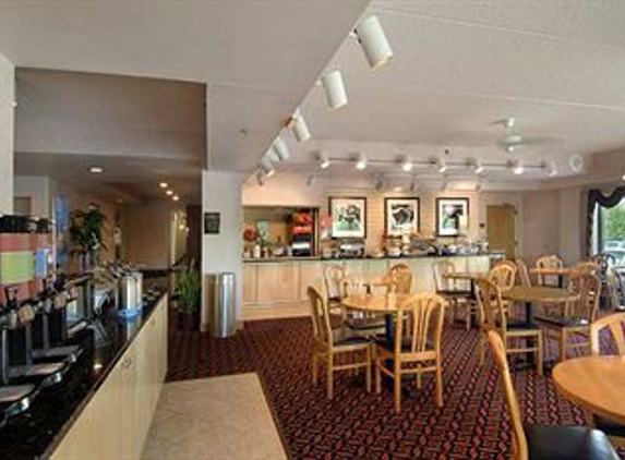 Hampton Inn Louisville-Airport - Louisville, KY