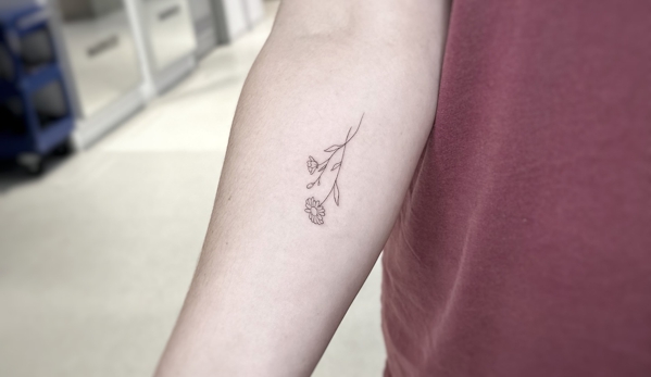 Roza Fineline Tattoo - Pascoe Vale, VIC