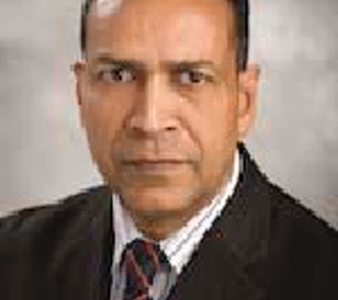 Yoginder Kumar, MD - Waukegan, IL