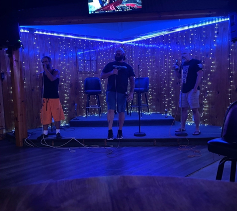 Lucky Star Saloon - Freeport, FL