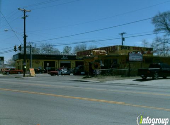 Hernandez Tire & Muffler Shop - San Antonio, TX