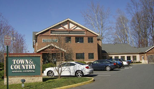 Town & Country Animal Hospital - Fairfax, VA