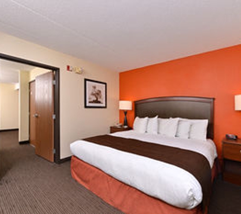 AmericInn Lodge & Suites of St. Cloud - Saint Cloud, MN