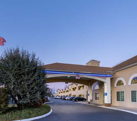 Days Inn & Suites By Wyndham Cherry Hill-Philadelphia - Cherry Hill, NJ