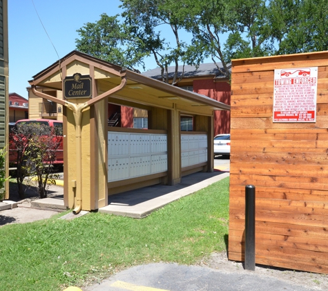 Castle Rock Apartments - Dallas, TX