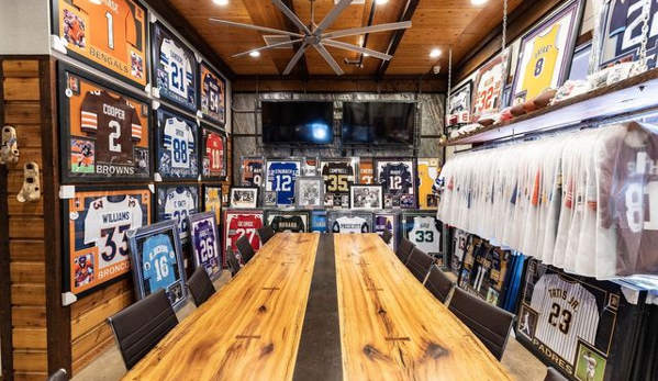 Fadders Sports Memorabilia - Keller, TX