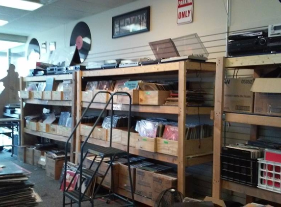 Vintage Vinyls - Jeffersonville, OH