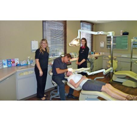 Melbourne Orthodontic Group - Mckinnon, VIC