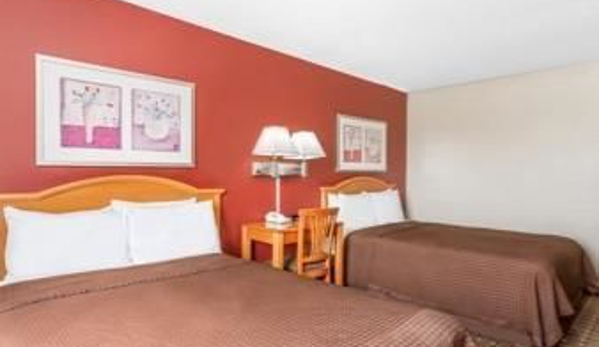 Super 8 by Wyndham Chester/Richmond Area - Chester, VA