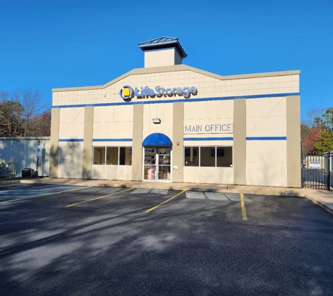 Life Storage - Lakewood, NJ