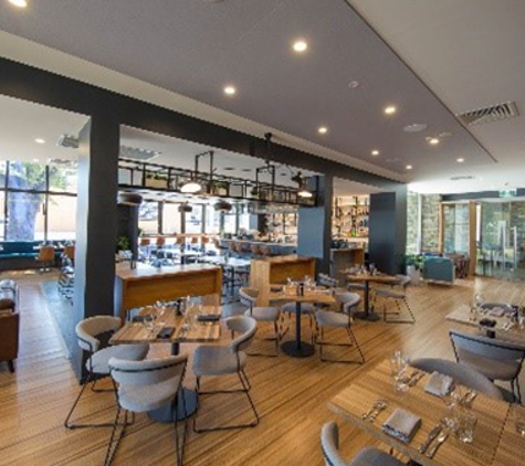 Trac-M Constructions - St Leonards, TAS. Bluestone Bar