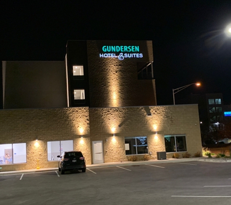 Gundersen Hotel & Suites - La Crosse, WI