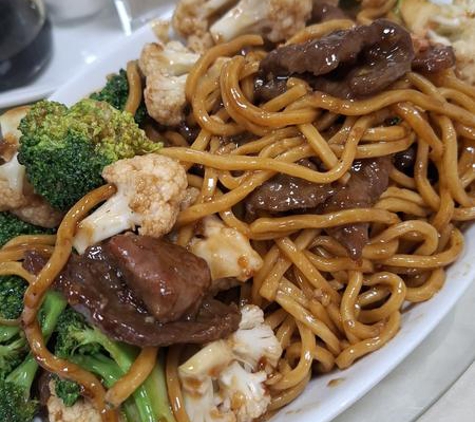 Jade House Chinese Restaurant - Myrtleford, VIC. Mongolian beef noodles