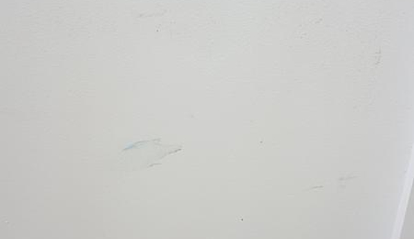 Shazza's Helpful Hands - Lake Haven, NSW. Scuff marks