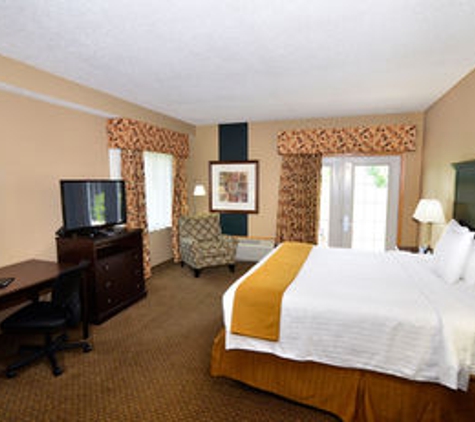 Boulders Inn & Suites Denison - Denison, IA