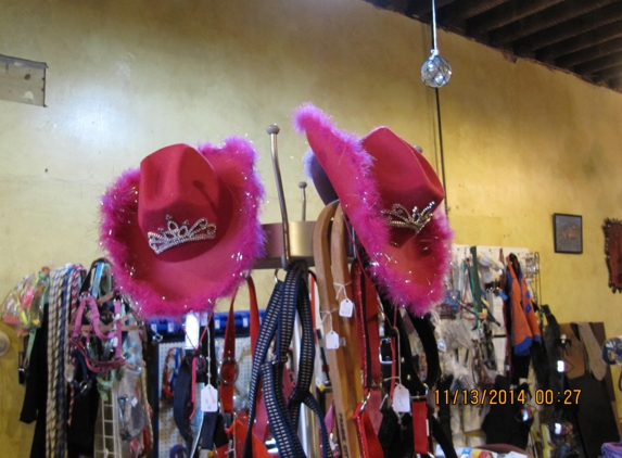 Rustys tack shop - colfax, IA