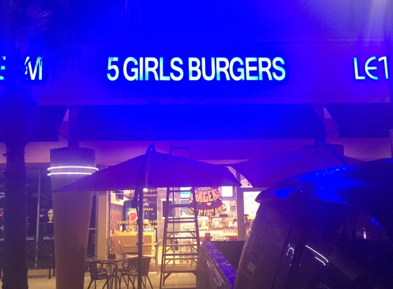 5 Girls Burgers - Pompano Beach, FL