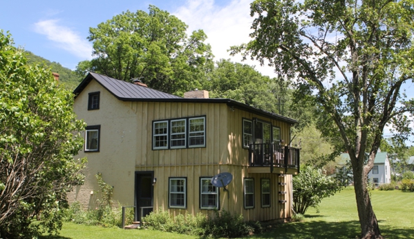 Anderson Cottage - Warm Springs, VA