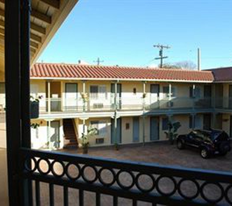 Bella Capri Inn & Suites - Camarillo, CA