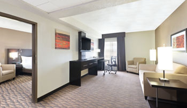 Holiday Inn Express & Suites Colby - Colby, KS