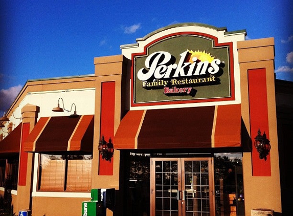 Perkins Restaurant & Bakery - Elk River, MN
