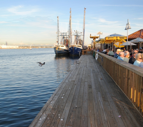 Rusty's Seafood and Oyster Bar - Cape Canaveral, FL