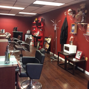 Gentlemen's Lounge Haircut & Shaving - Alexandria, VA