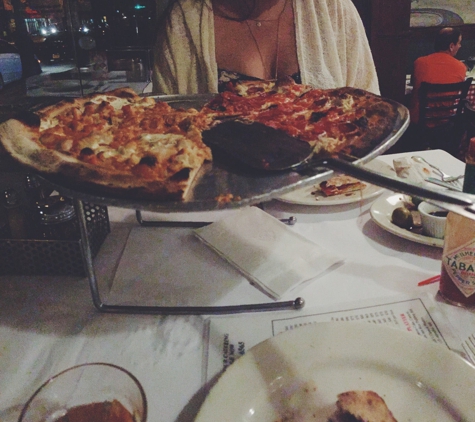Grimaldi's Pizza - Garden City, NY