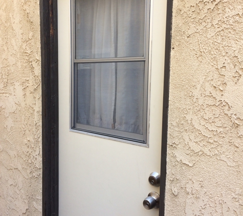 A Dan The Handyman - Santa Ana, CA. New door