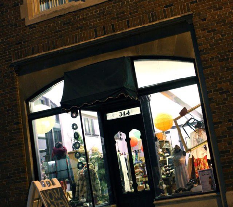 Fiore Refurbished Arts and Accessories - Green Bay, WI